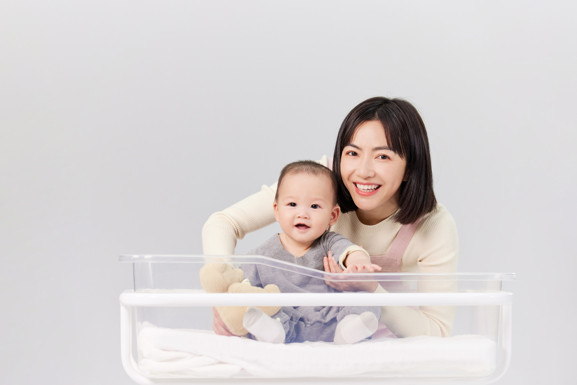 1636176331230403.jpg 攝圖網_501728686_banner_月嫂與新生幼兒形象(企業商用).jpg